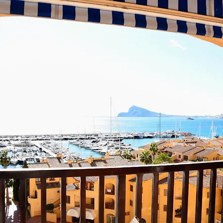 Sunny Escape By The Sea & Yacht Club Apartment *