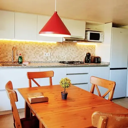 Steps From Beach!! - Pool - Ac Apartment *