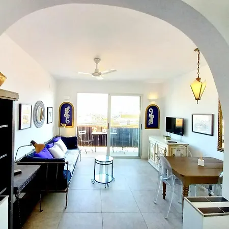 Old Town With Views Apartment *
