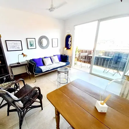 Old Town With Views Apartment *