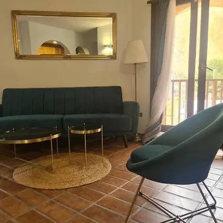 En Lujoso Puerto Deportivo Apartment