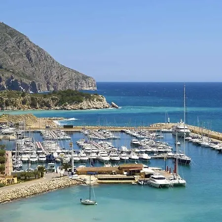 En Lujoso Puerto Deportivo Altea