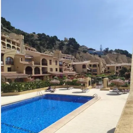Apartment En Lujoso Puerto Deportivo