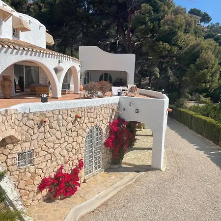 Blanca Villa *