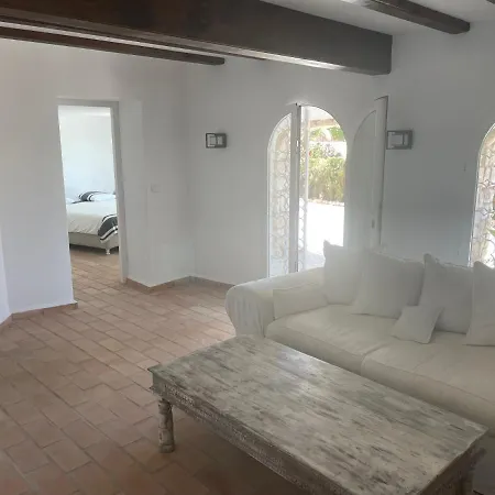 Blanca Villa *