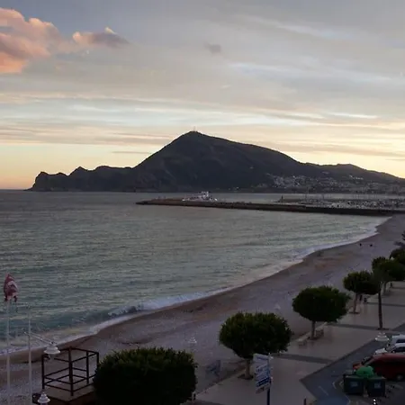 Primera Línea Con Vistas Del Mar, Montañas Y Puerto Apartamento
