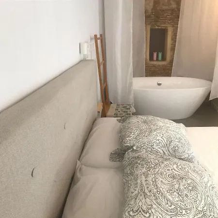 Independiente De 45 M2 Con Banera En Pleno Casco Viejo Apartamento *