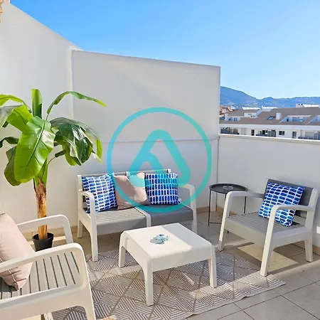 Atico Con Terraza Soleada En *