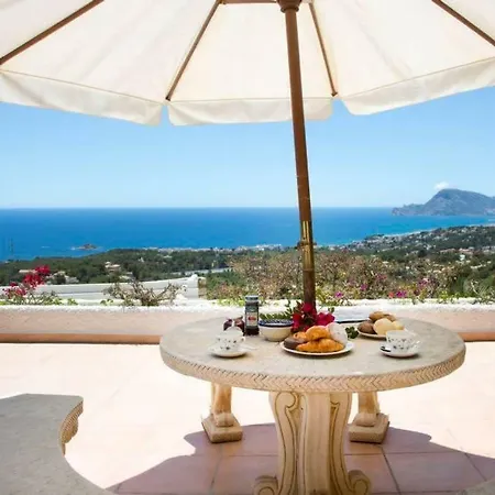 Blanca Villa Altea