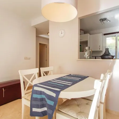 Amazing In With 2 Bedrooms, Wifi And Outdoor Swimming Pool Apartment *