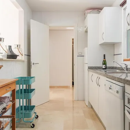 Amazing In With 2 Bedrooms, Wifi And Outdoor Swimming Pool *