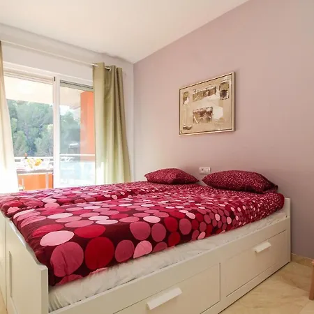Amazing In With 2 Bedrooms, Wifi And Outdoor Swimming Pool Apartment *