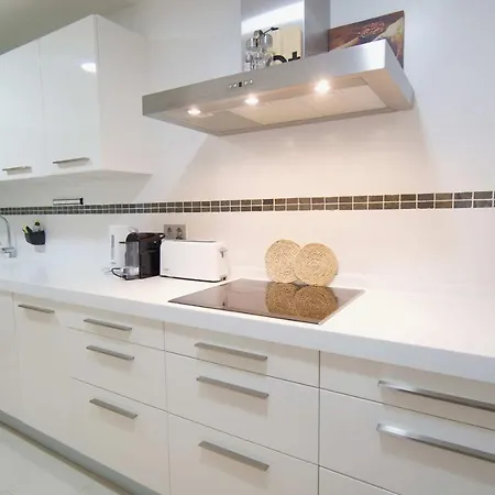 In Mascarat Beach Apartment