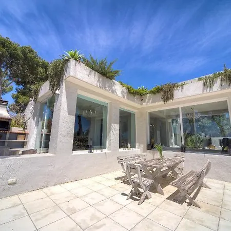 Mimar L Villa