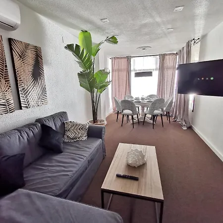 House By The Sea Apartment *