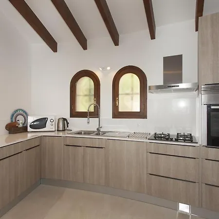 Villa Lola