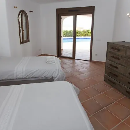 Villa Lola
