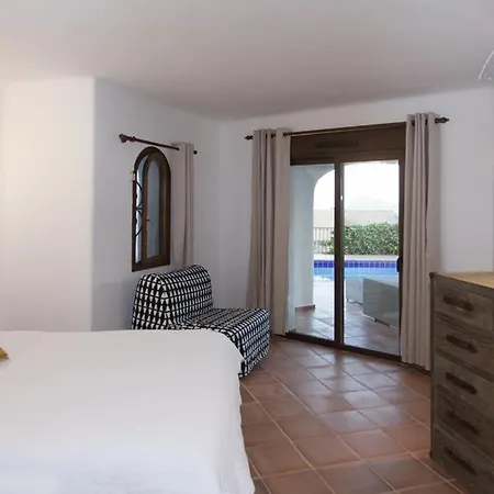 Villa Lola *