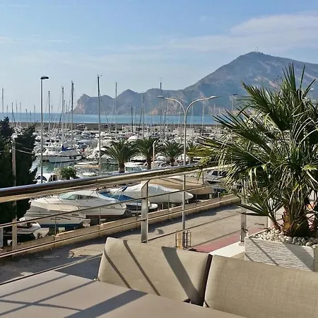 Luxe Aan De Jachthaven Met Frontaal Zeezicht *