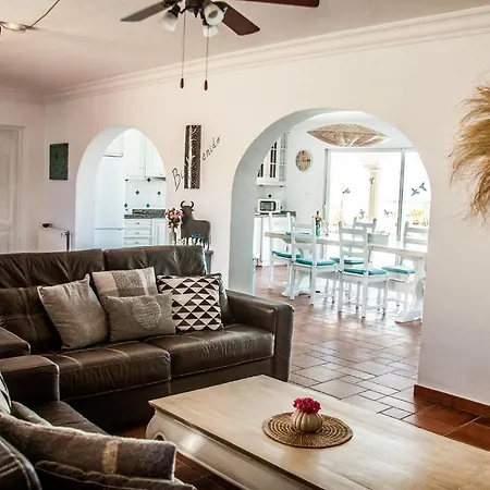 Las Palmeras With Private Pool And Garden Apartment *