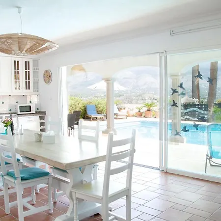 Apartment Las Palmeras With Private Pool And Garden Altea
