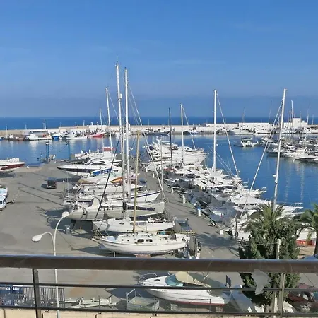 Luxe Aan De Jachthaven Met Frontaal Zeezicht Altea