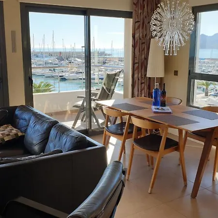 Apartment Luxe Aan De Jachthaven Met Frontaal Zeezicht
