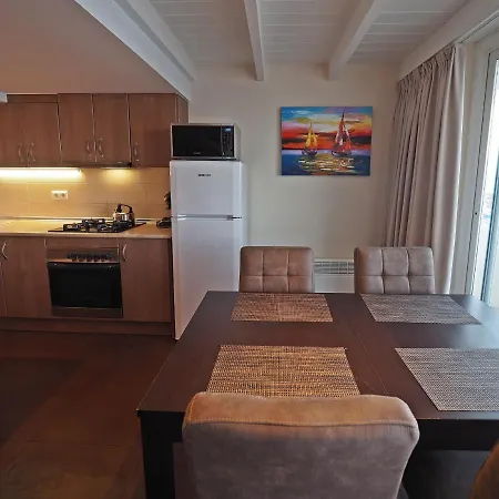 Aan De Jachthaven, Vakantieappartementen Met Frontaal Zeezicht Apartment *