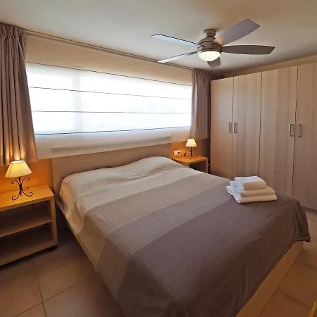 Aan De Jachthaven, Vakantieappartementen Met Frontaal Zeezicht *
