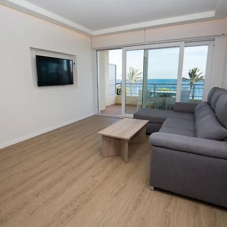 Luxury Ocean Beach Apartment *