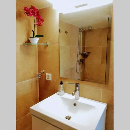 Apartment Steps From Beach!! - Pool - Ac
