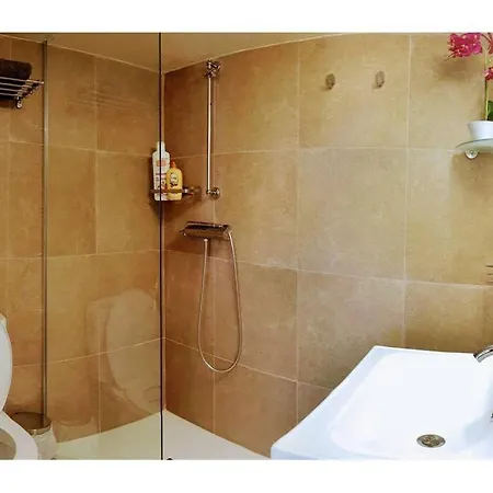 Apartment Steps From Beach!! - Pool - Ac