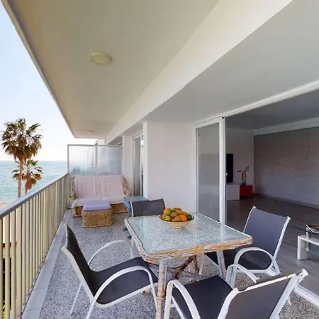 Apartamento Enfrente Del Mar Apartment *