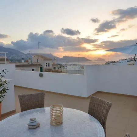 Penthouse With Sea And Mountain View By Nras Apartment