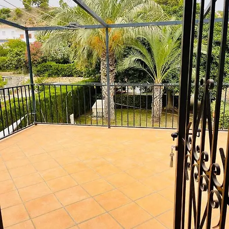 Una Planta En Villa Angelita Con Vista Al Mar Para Seis Personas Tres Dormitorios Dos Banos Terraza Cocina Piscina Homestay Altea