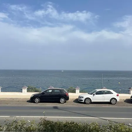 Una Planta En Villa Angelita Con Vista Al Mar Para Seis Personas Tres Dormitorios Dos Banos Terraza Cocina Piscina Homestay