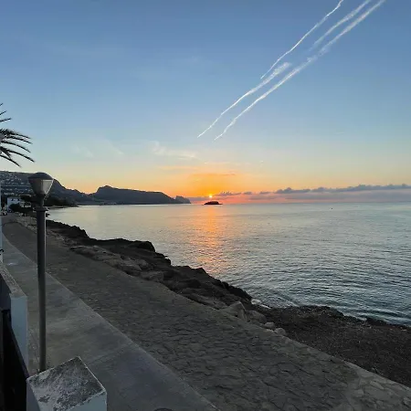 Una Planta En Villa Angelita Con Vista Al Mar Para Seis Personas Tres Dormitorios Dos Banos Terraza Cocina Piscina Altea