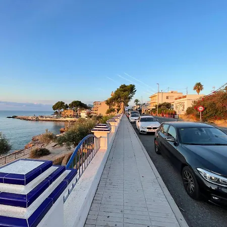 Una Planta En Villa Angelita Con Vista Al Mar Para Seis Personas Tres Dormitorios Dos Banos Terraza Cocina Piscina *
