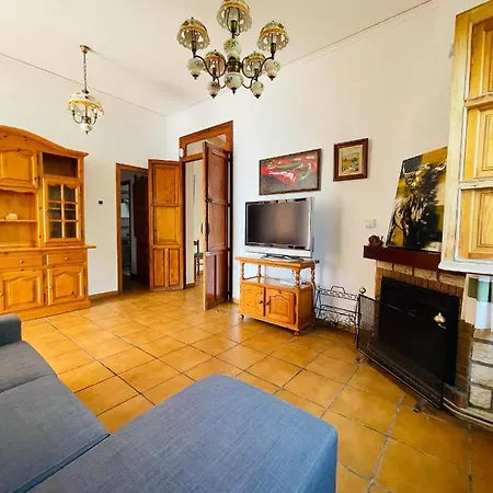 Una Planta En Villa Angelita Con Vista Al Mar Para Seis Personas Tres Dormitorios Dos Banos Terraza Cocina Piscina Homestay
