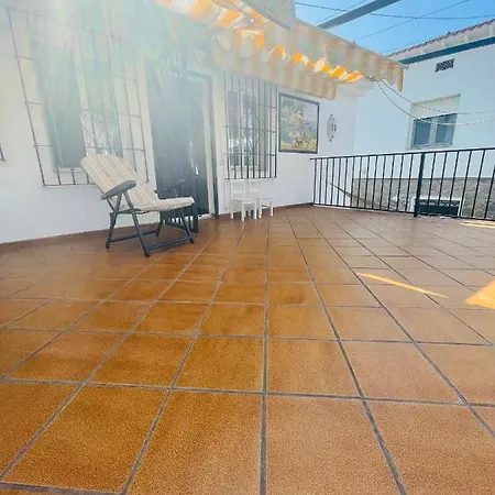 Una Planta En Villa Angelita Con Vista Al Mar Para Seis Personas Tres Dormitorios Dos Banos Terraza Cocina Piscina Homestay *