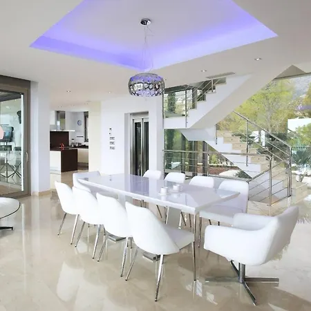 Villa Villa Campomanes - Plusholidays *