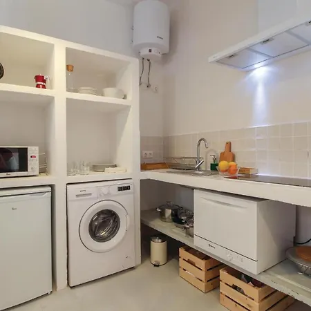 Amazing In With Kitchen Apartment