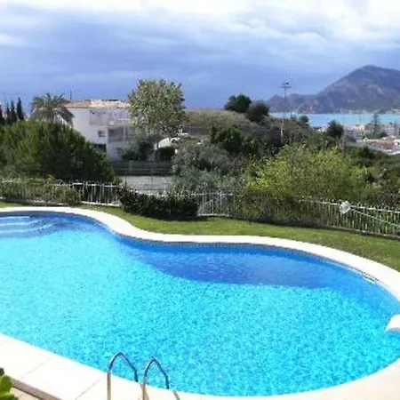 Bonito Con Inmensa Terraza Y Piscina *