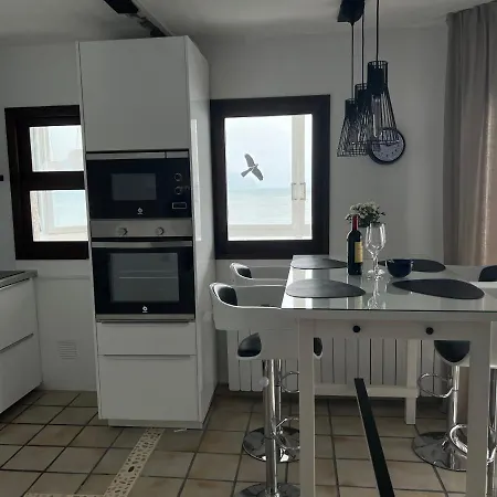 Apartamento ático Espectacular En Primera Línea Playa Con Piscina