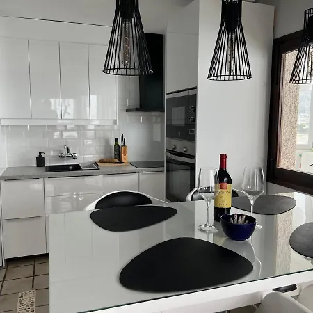 Apartamento ático Espectacular En Primera Línea Playa Con Piscina