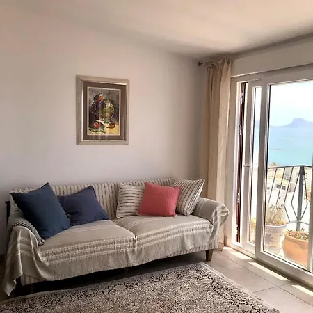 Del Sol Apartment *