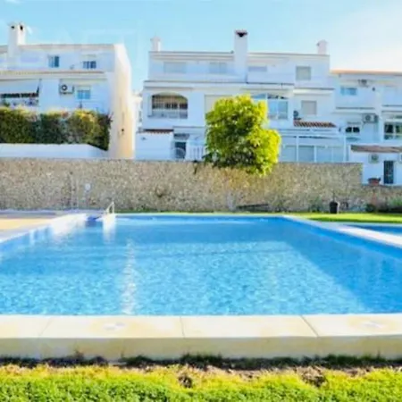 Palau Ii, Centrico, Comodo Y Con Piscina. * Altea