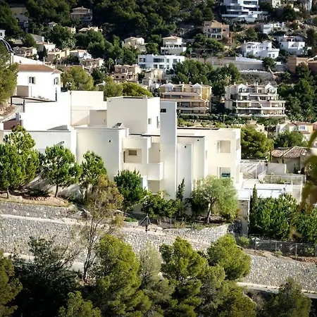 Villa Luxurious In Hills