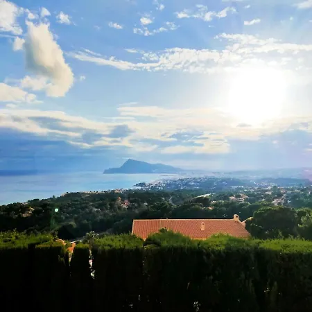 Villa Spacious In Hills *