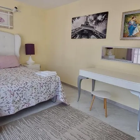 Reina Villa *
